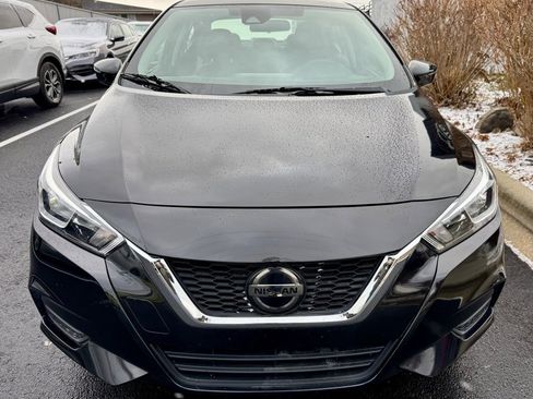 Used 2020 Nissan Versa SV image 3