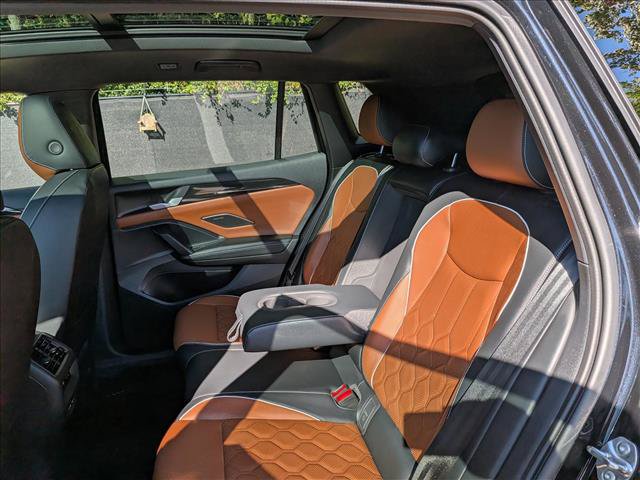 Used 2025 Volkswagen Tiguan SEL R-Line AWD/4WD image 23