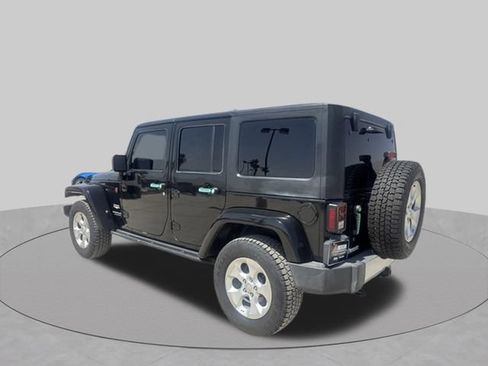 Used 2015 Jeep Wrangler Unlimited Sahara w/ Dual Top Group AWD/4WD image 3