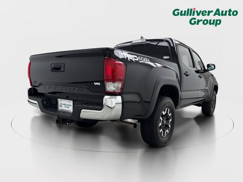 Used 2017 Toyota Tacoma TRD Off-Road w/ Tow Package (A/T) AWD/4WD image 8