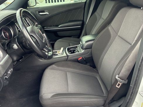 Used 2022 Dodge Charger SXT image 5