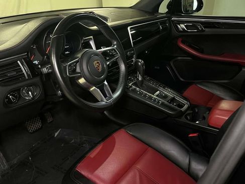Used 2021 Porsche Macan AWD/4WD image 16