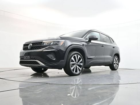 Used 2024 Volkswagen Taos SE FWD image 36