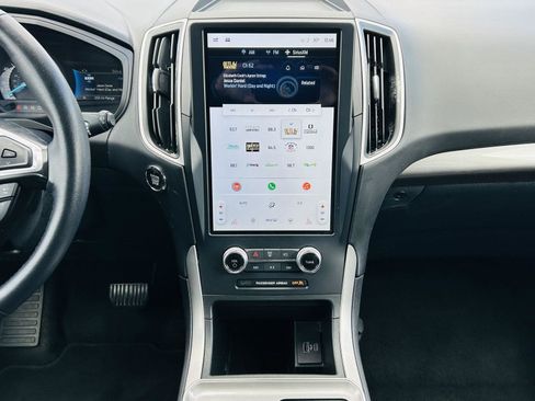 Used 2024 Ford Edge SEL image 19