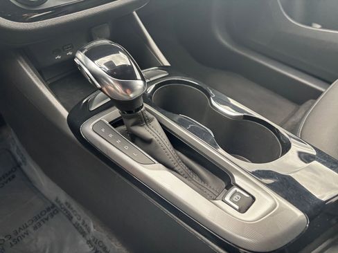 Used 2025 Buick Envista Sport Touring FWD image 41