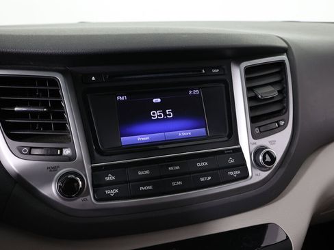Used 2017 Hyundai Tucson SE AWD/4WD image 33