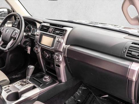 Used 2018 Toyota 4Runner SR5 AWD/4WD image 27