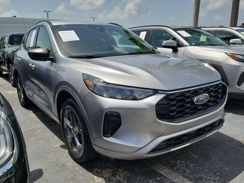 Used 2024 Ford Escape ST-Line AWD/4WD image 2