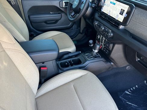 New 2026 Jeep Gladiator Sport image 12