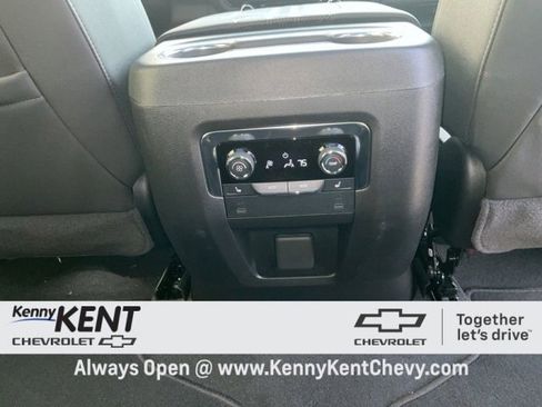 Used 2026 Chevrolet Suburban High Country w/ Sun And Tow Package image 17