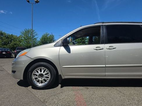 Used 2006 Toyota Sienna CE FWD image 26