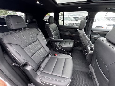 Used 2025 Buick Enclave Avenir w/ Trailering Package, 5000 lbs. AWD/4WD image 33