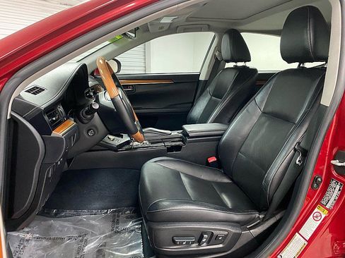 Used 2013 Lexus ES 300h w/ Luxury Pkg image 10