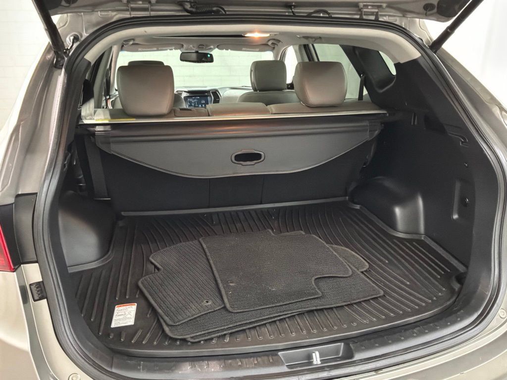 Used 2018 Hyundai Santa Fe Sport w/ 2.4L Tech Package 04 AWD/4WD image 25