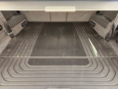 New 2026 Land Rover Range Rover Long Wheelbase SE image 22