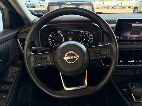 Used 2023 Nissan Rogue SV FWD image 20