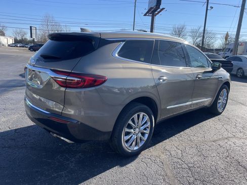 Used 2020 Buick Enclave Essence w/ Sound and Sites Package image 4