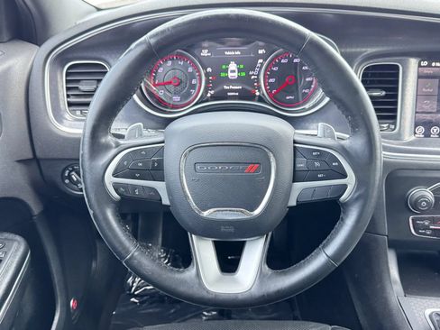 Used 2017 Dodge Charger SXT w/ AWD Plus Group image 3
