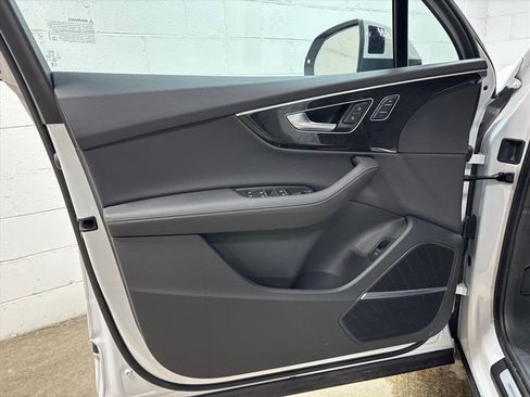 Used 2025 Audi Q7 3.0T Prestige image 23