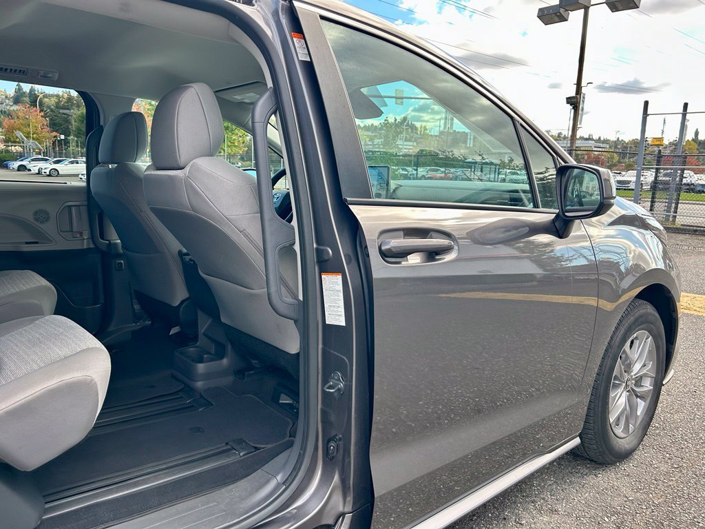 Certified 2024 Toyota Sienna LE AWD/4WD image 14