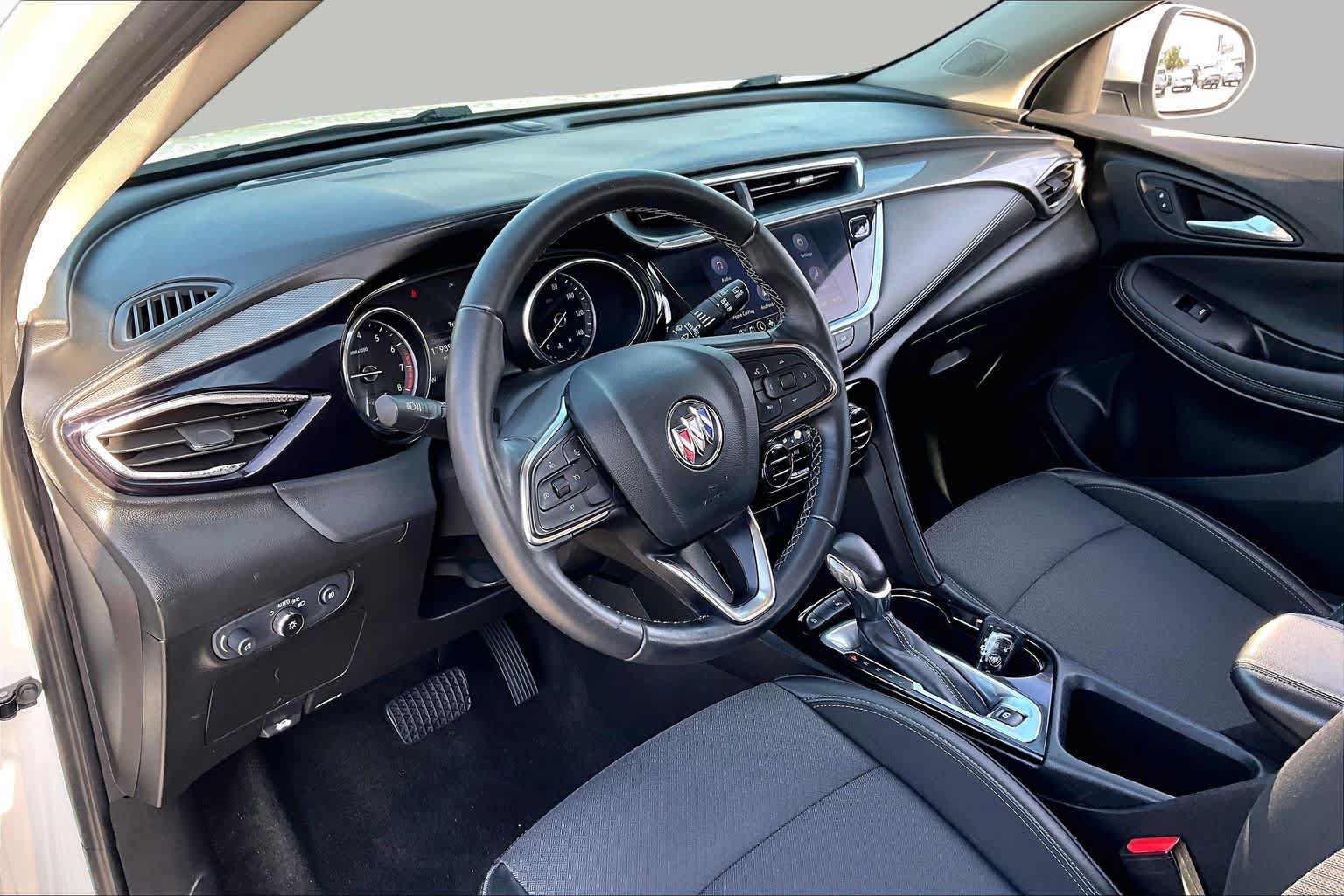 Used 2022 Buick Encore GX Select w/ Sport Touring Package FWD image 18