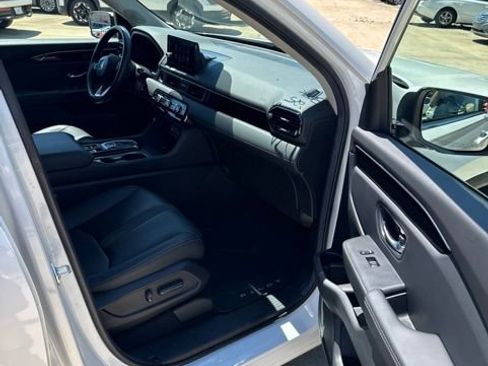 Used 2025 Honda Pilot Touring image 18