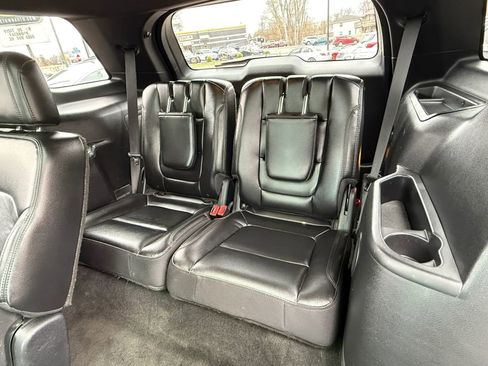 Used 2016 Ford Explorer XLT w/ Equipment Group 202A AWD/4WD image 14