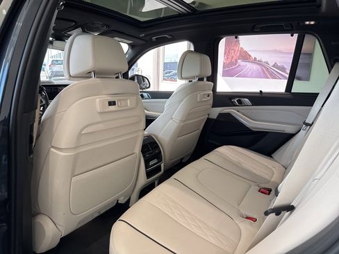 Used 2022 BMW X5 xDrive40i w/ M Sport Package image 40