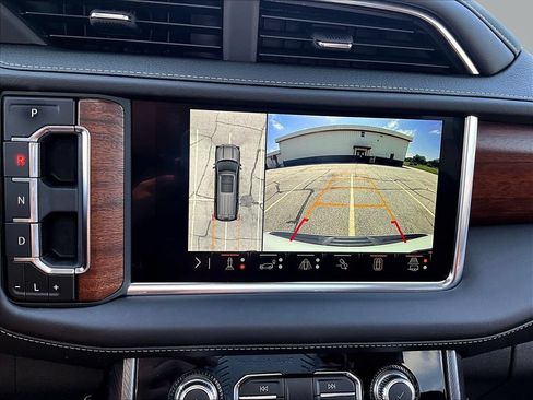Used 2024 GMC Yukon Denali Ultimate AWD/4WD image 16
