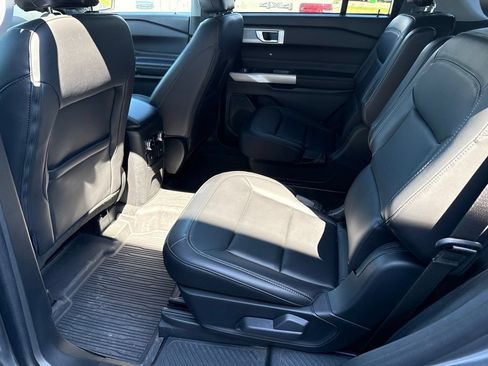 Used 2024 Ford Explorer XLT w/ Equipment Group 202A AWD/4WD image 18