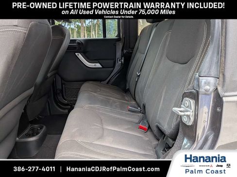 Used 2017 Jeep Wrangler Unlimited Sahara w/ Connectivity Group AWD/4WD image 14