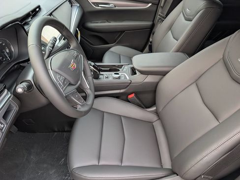 New 2026 Cadillac XT5 Luxury FWD image 11