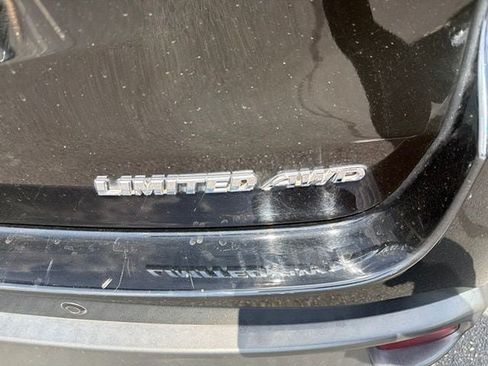 Used 2015 Toyota Highlander Limited Platinum AWD/4WD image 18