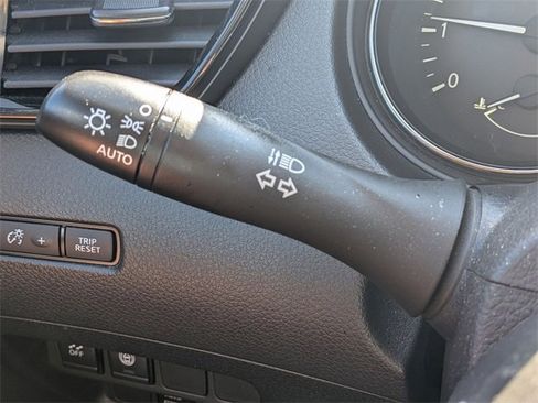 Certified 2021 Nissan Rogue Sport S image 15