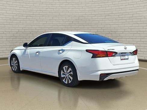 Used 2024 Nissan Altima 2.5 S FWD image 7