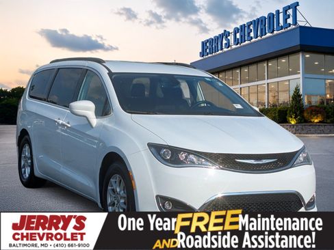 Used 2020 Chrysler Pacifica Touring FWD image 1