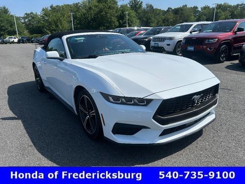 Used 2025 Ford Mustang Premium RWD image 9