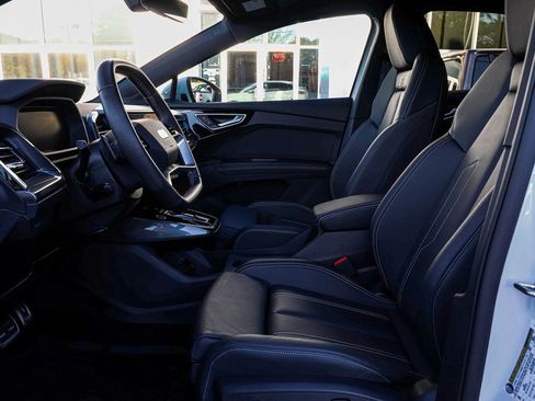 Used 2025 Audi Q4 e-tron Premium image 25