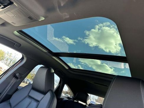 Used 2022 Audi Q4 e-tron Premium Plus image 15