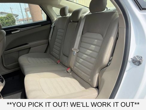 Used 2019 Ford Fusion SE FWD image 9
