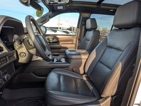 Used 2023 Chevrolet Tahoe Z71 w/ Luxury Package image 2