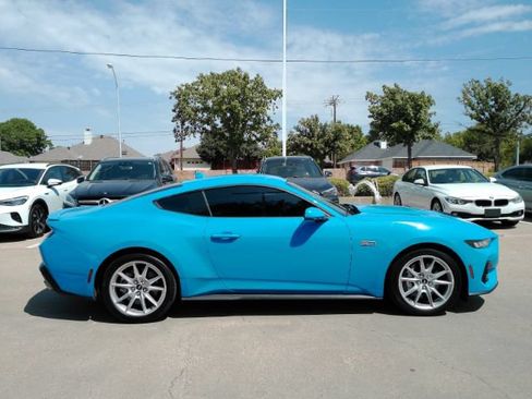 Used 2025 Ford Mustang GT Premium RWD image 5