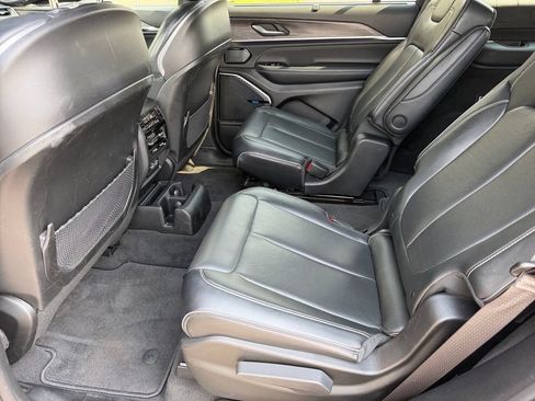 Used 2021 Jeep Grand Cherokee L Overland w/ Luxury Tech Group IV AWD/4WD image 14