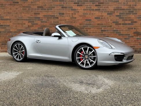 Used 2013 Porsche 911 Carrera S image 9