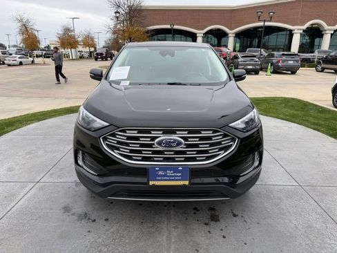 Certified 2023 Ford Edge Titanium image 2