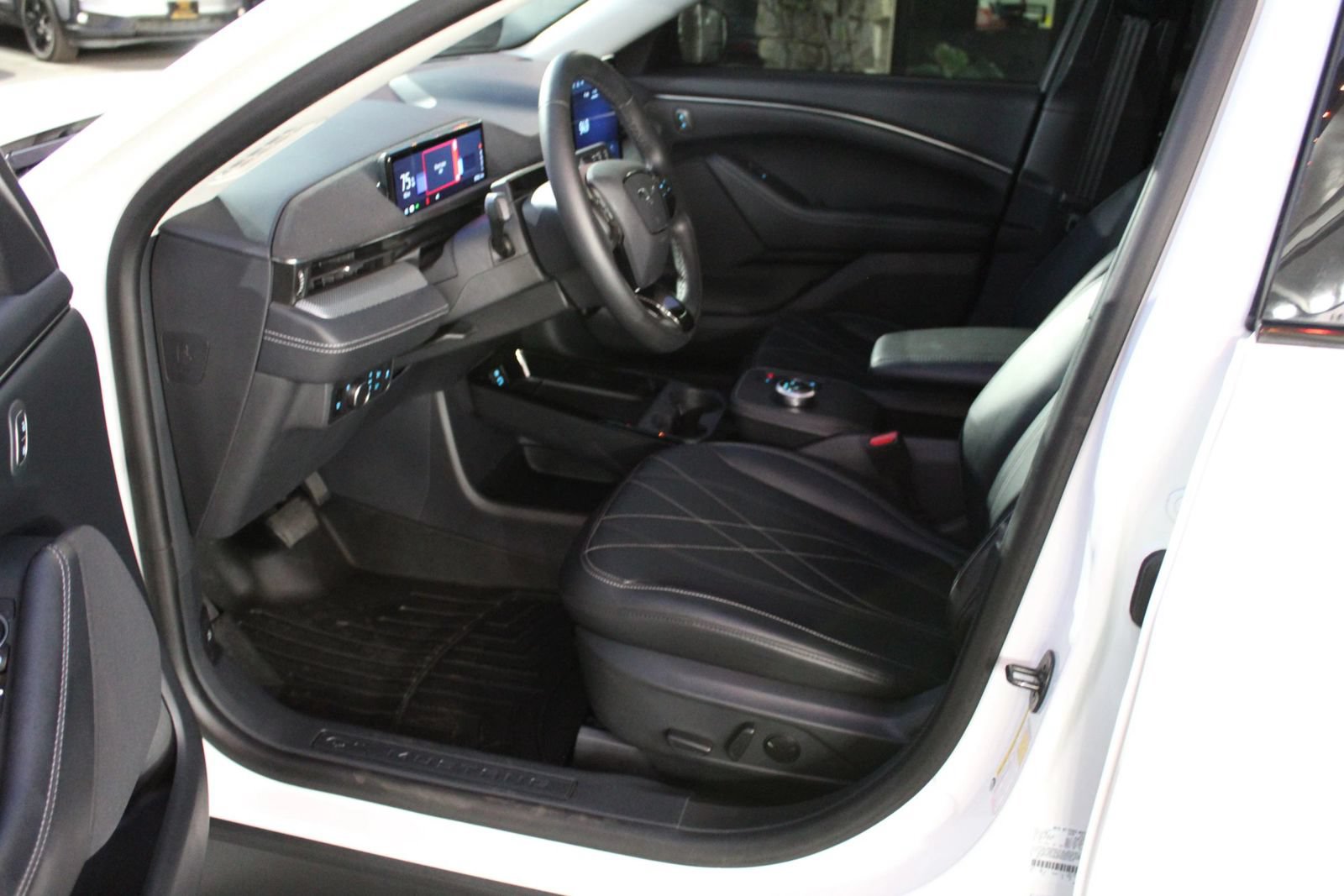 Used 2023 Ford Mustang Mach-E Select RWD image 9