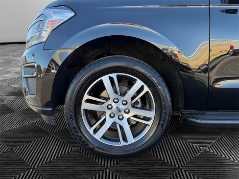 Used 2024 Ford Expedition Max Limited image 14