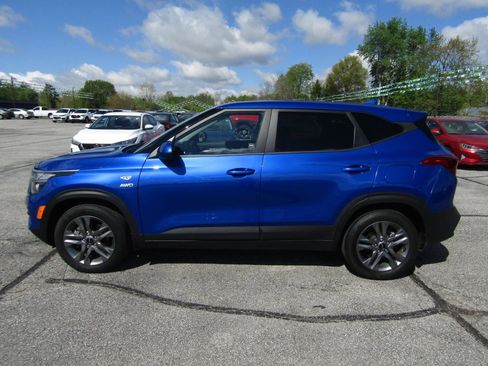 Used 2022 Kia Seltos LX AWD/4WD image 4