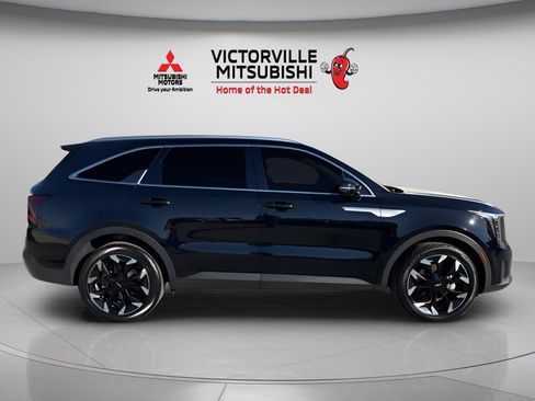 Used 2025 Kia Sorento EX w/ Panoramic Sunroof Package FWD image 10