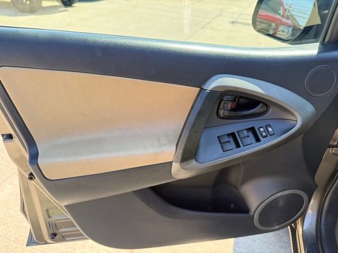 Used 2011 Toyota RAV4 4WD w/ Base L4 Extra Value Pkg image 24